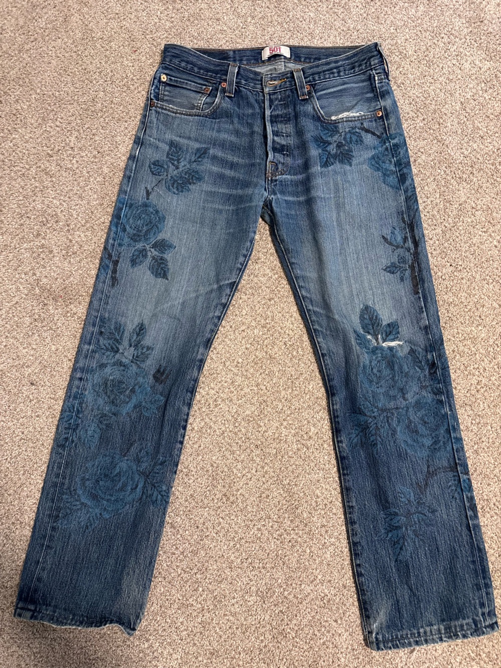 Vintage Levi’s 501 Women’s Hand painted Floral-Print Blue Jeans sz 32